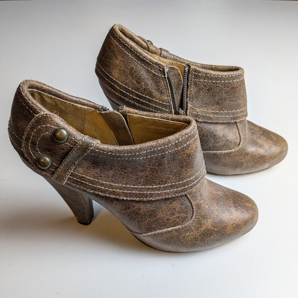Seychelles Women's Size 7.5 Brown Leather Heeled Ankle Booties Boots